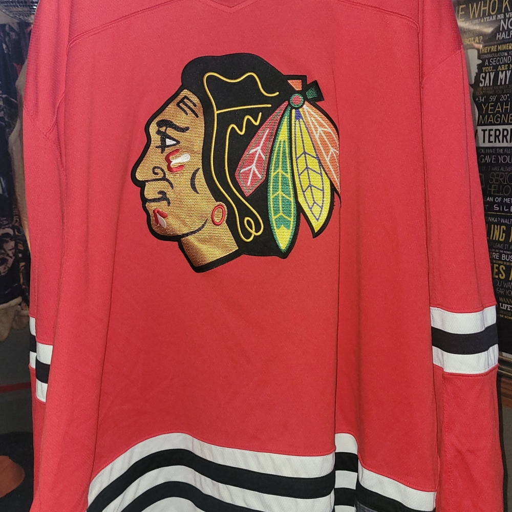 LIGHTLY WORN Fanatics Chicago Blackhawks Hockey Jersey